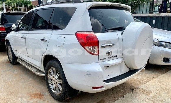 Comprar Usado Toyota RAV4 Branco Carro em Luanda em Luanda Province Comprar Usado Toyota RAV4 Branco Carro em Luanda em Luanda Province