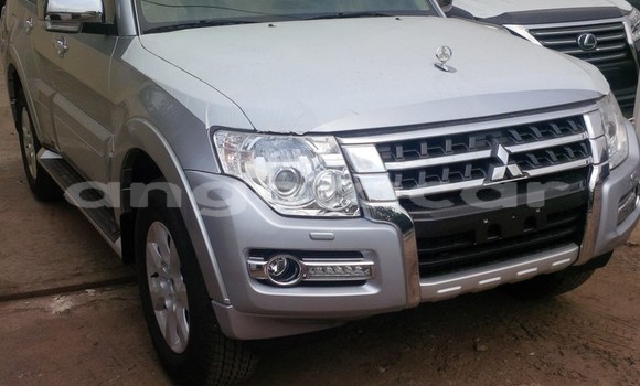 Comprar Usado Mitsubishi Pajero Prata Carro em Luanda em Luanda Province