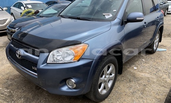 Acheter Occasion Voiture Toyota RAV4 Bleu à Luanda, Province de Luanda Acheter Occasion Voiture Toyota RAV4 Bleu à Luanda, Province de Luanda