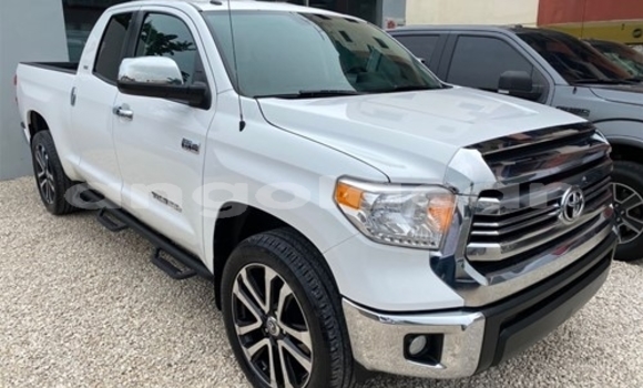 Buy Used Toyota Tundra White Car in Luanda in Luanda Province Buy Used Toyota Tundra White Car in Luanda in Luanda Province
