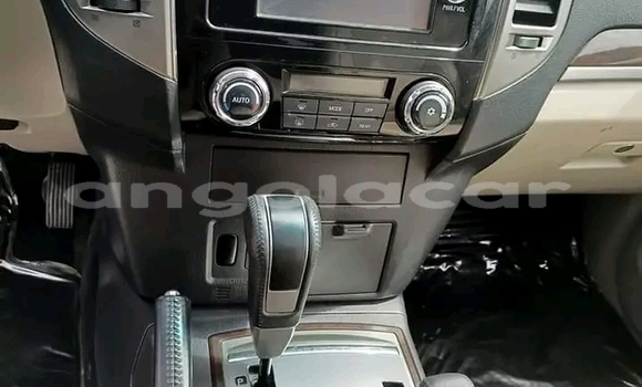 Buy Used Mitsubishi Pajero White Car in Luanda in Luanda Province Buy Used Mitsubishi Pajero White Car in Luanda in Luanda Province