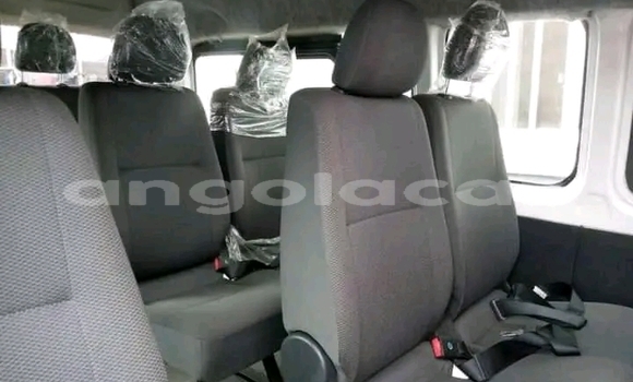 Comprar Usado Toyota Hiace Branco Carro em Luanda em Luanda Province Comprar Usado Toyota Hiace Branco Carro em Luanda em Luanda Province