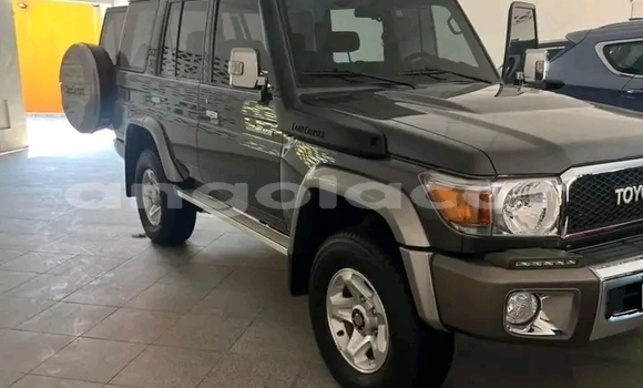 Comprar Usado Toyota Land Cruiser Marrom Carro em Luanda em Luanda Province Comprar Usado Toyota Land Cruiser Marrom Carro em Luanda em Luanda Province