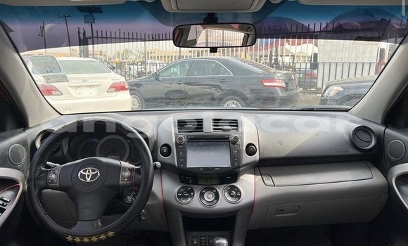 Acheter Occasion Voiture Toyota RAV4 Rouge à Luanda, Province de Luanda Acheter Occasion Voiture Toyota RAV4 Rouge à Luanda, Province de Luanda
