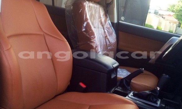 Acheter Occasion Voiture Toyota Land Cruiser Gris à Luanda, Province de Luanda Acheter Occasion Voiture Toyota Land Cruiser Gris à Luanda, Province de Luanda