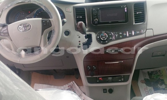 Comprar Usado Toyota Venza Prata Carro em Luanda em Luanda Province Comprar Usado Toyota Venza Prata Carro em Luanda em Luanda Province