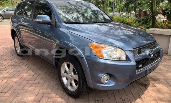 Comprar Usado Toyota RAV4 Azul Carro em Luanda em Luanda Province Comprar Usado Toyota RAV4 Azul Carro em Luanda em Luanda Province