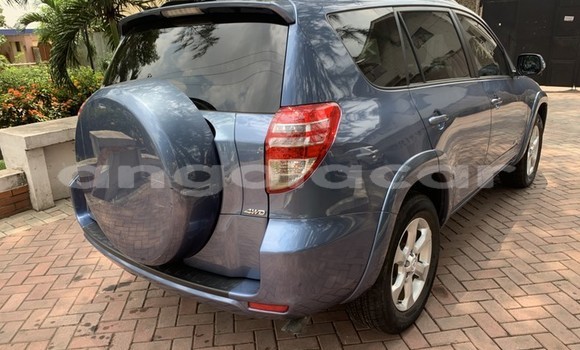 Comprar Usado Toyota RAV4 Azul Carro em Luanda em Luanda Province Comprar Usado Toyota RAV4 Azul Carro em Luanda em Luanda Province