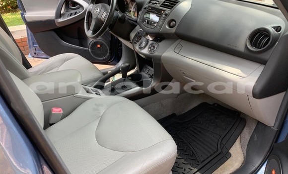 Comprar Usado Toyota RAV4 Azul Carro em Luanda em Luanda Province Comprar Usado Toyota RAV4 Azul Carro em Luanda em Luanda Province