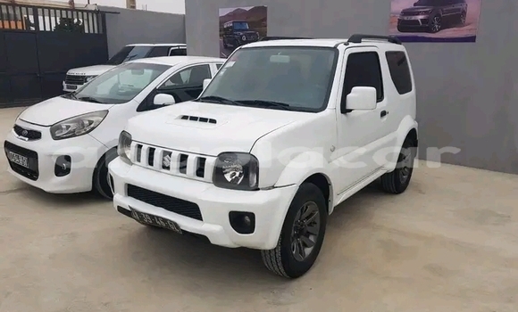 Acheter Occasion Voiture Suzuki Jimny Blanc à N'zeto, Zaïre Acheter Occasion Voiture Suzuki Jimny Blanc à N'zeto, Zaïre
