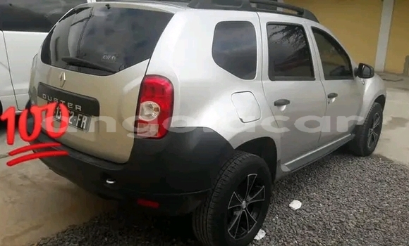 Buy Used Renault Duster White Car in N'zeto in Zaire Buy Used Renault Duster White Car in N'zeto in Zaire