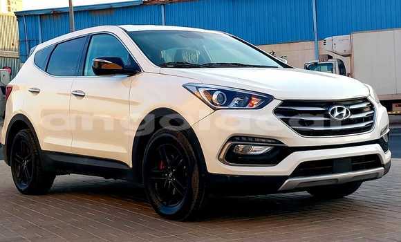 Buy Used Hyundai Santa Fe White Car in Luanda in Luanda Province