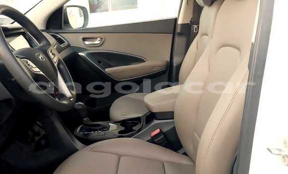 Buy Used Hyundai Santa Fe White Car in Luanda in Luanda Province Buy Used Hyundai Santa Fe White Car in Luanda in Luanda Province