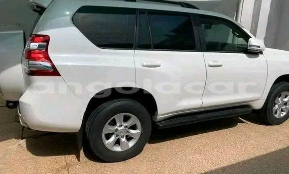 Acheter Occasion Voiture Toyota Land Cruiser Prado Blanc à Luanda, Province de Luanda Acheter Occasion Voiture Toyota Land Cruiser Prado Blanc à Luanda, Province de Luanda