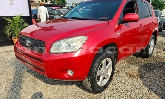 Comprar Usado Toyota RAV4 Vermelho Carro em Luanda em Luanda Province Comprar Usado Toyota RAV4 Vermelho Carro em Luanda em Luanda Province