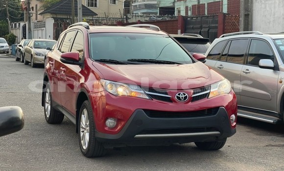 Acheter Occasion Voiture Toyota RAV4 Rouge à Luanda, Province de Luanda Acheter Occasion Voiture Toyota RAV4 Rouge à Luanda, Province de Luanda