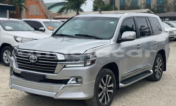 Buy Used Toyota Land Cruiser Prado Silver Car in Luanda in Luanda Province Buy Used Toyota Land Cruiser Prado Silver Car in Luanda in Luanda Province