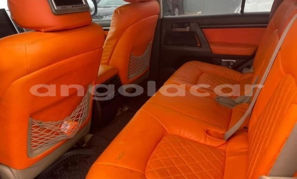 Buy Used Toyota Land Cruiser Prado Silver Car in Luanda in Luanda Province Buy Used Toyota Land Cruiser Prado Silver Car in Luanda in Luanda Province