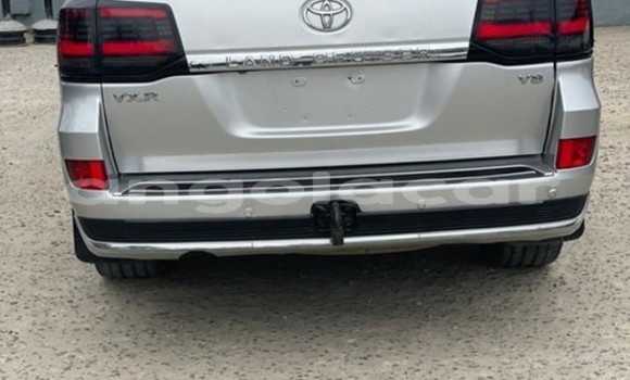 Buy Used Toyota Land Cruiser Prado Silver Car in Luanda in Luanda Province Buy Used Toyota Land Cruiser Prado Silver Car in Luanda in Luanda Province