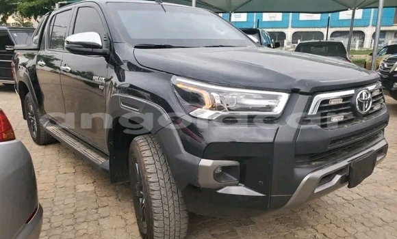 Buy Used Toyota Hilux Black Car in Luanda in Luanda Province