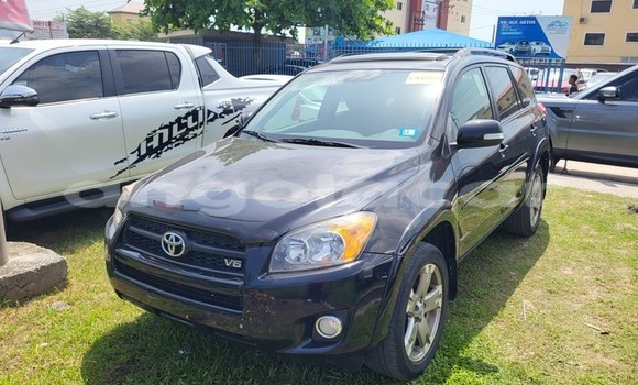 Acheter Occasion Voiture Toyota RAV4 Noir à Luanda, Province de Luanda Acheter Occasion Voiture Toyota RAV4 Noir à Luanda, Province de Luanda