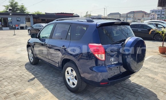 Acheter Occasion Voiture Toyota RAV4 Bleu à Luanda, Province de Luanda Acheter Occasion Voiture Toyota RAV4 Bleu à Luanda, Province de Luanda