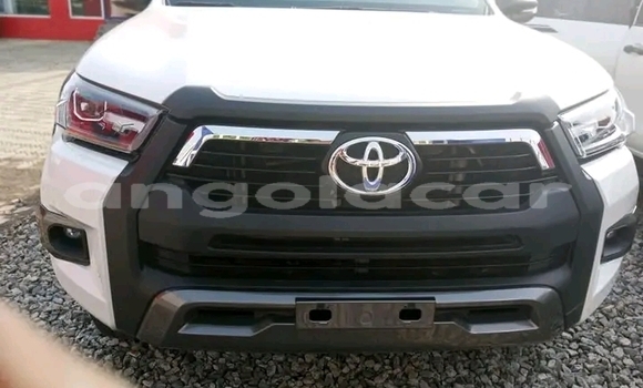Comprar Usado Toyota Hilux Branco Carro em Luanda em Luanda Province