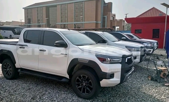 Comprar Usado Toyota Hilux Branco Carro em Luanda em Luanda Province Comprar Usado Toyota Hilux Branco Carro em Luanda em Luanda Province