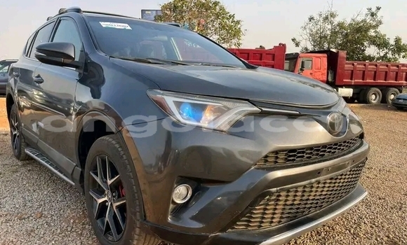 Acheter Occasion Voiture Toyota RAV4 Noir à Luanda, Province de Luanda Acheter Occasion Voiture Toyota RAV4 Noir à Luanda, Province de Luanda