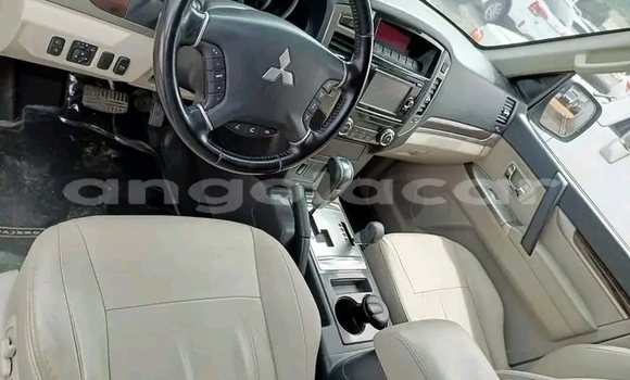 Comprar Usado Mitsubishi Pajero Branco Carro em Luanda em Luanda Province Comprar Usado Mitsubishi Pajero Branco Carro em Luanda em Luanda Province