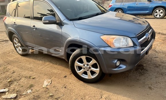 Acheter Occasion Voiture Toyota RAV4 Gris à Luanda, Province de Luanda Acheter Occasion Voiture Toyota RAV4 Gris à Luanda, Province de Luanda