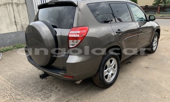 Comprar Usado Toyota RAV4 Prata Carro em Luanda em Luanda Province Comprar Usado Toyota RAV4 Prata Carro em Luanda em Luanda Province