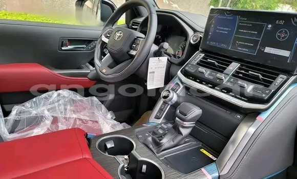 Buy Used Toyota Land Cruiser White Car in Luanda in Luanda Province Buy Used Toyota Land Cruiser White Car in Luanda in Luanda Province