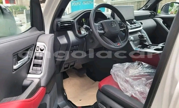Buy Used Toyota Land Cruiser White Car in Luanda in Luanda Province Buy Used Toyota Land Cruiser White Car in Luanda in Luanda Province