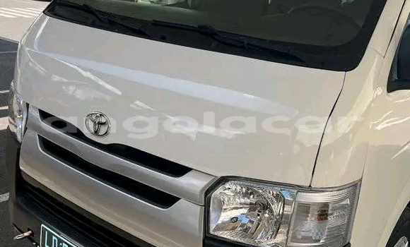Buy Used Toyota Hiace White Car in Luanda in Luanda Province Buy Used Toyota Hiace White Car in Luanda in Luanda Province