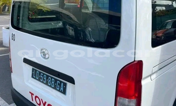 Buy Used Toyota Hiace White Car in Luanda in Luanda Province Buy Used Toyota Hiace White Car in Luanda in Luanda Province