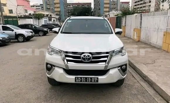 Buy Used Toyota Hilux White Car in Luanda in Luanda Province Buy Used Toyota Hilux White Car in Luanda in Luanda Province