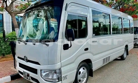 Comprar Usado Toyota Coaster Branco Carro em Luanda em Luanda Province Comprar Usado Toyota Coaster Branco Carro em Luanda em Luanda Province