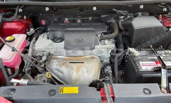 Comprar Usado Toyota RAV4 Vermelho Carro em Luanda em Luanda Province Comprar Usado Toyota RAV4 Vermelho Carro em Luanda em Luanda Province