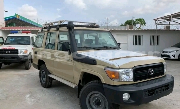 Acheter Occasion Voiture Toyota Land Cruiser Gris à Luanda, Province de Luanda Acheter Occasion Voiture Toyota Land Cruiser Gris à Luanda, Province de Luanda