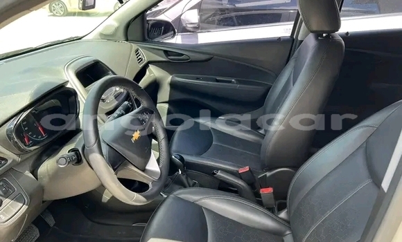 Buy Used Chevrolet spark White Car in Luanda in Luanda Province Buy Used Chevrolet spark White Car in Luanda in Luanda Province