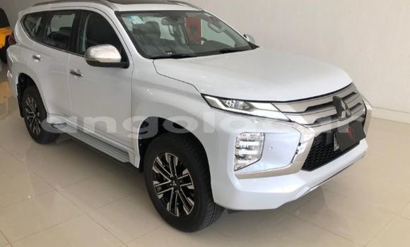 Buy Used Mitsubishi Outlander White Car in Luena in Moxico