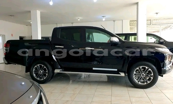 Comprar Usado Mitsubishi L200 Preto Carro em Luanda em Luanda Province