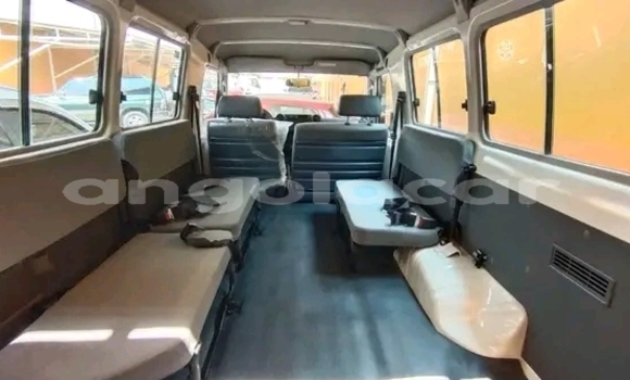 Buy Used Toyota Land Cruiser White Car in Luanda in Luanda Province Buy Used Toyota Land Cruiser White Car in Luanda in Luanda Province
