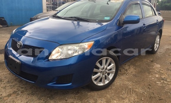 Comprar Usado Toyota Corolla Azul Carro em Luanda em Luanda Province