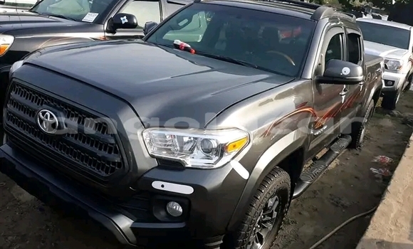 Buy Used Toyota Tacoma Black Car in Luanda in Luanda Province Buy Used Toyota Tacoma Black Car in Luanda in Luanda Province