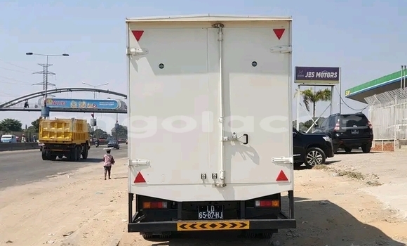Acheter Occasion Voiture Mitsubishi Colt Blanc à Luanda, Province de Luanda Acheter Occasion Voiture Mitsubishi Colt Blanc à Luanda, Province de Luanda