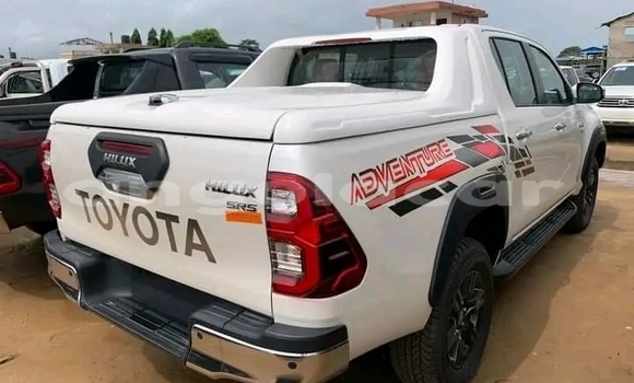 Acheter Occasion Voiture Toyota Hilux Surf Blanc à Luena, Moxico Acheter Occasion Voiture Toyota Hilux Surf Blanc à Luena, Moxico