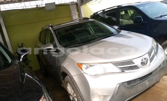 Comprar Usado Toyota RAV4 Outro Carro em Luena em Moxico