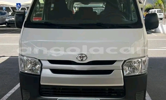Comprar Usado Toyota Hiace Branco Carro em Luanda em Luanda Province